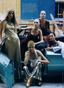 us_vogue_july_1996_4.thumb.jpg.f155969aa8270359072e1198c67a928c.jpg