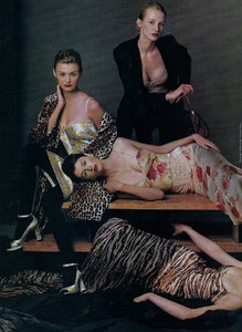 us_vogue_july_1996_6.thumb.jpg.6be58eefa73e82a182e13611359b7771.jpg
