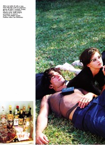 vogue_italia_mar_1995_22.thumb.jpg.d0338a1498c220bda41f506a160c0630.jpg