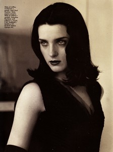 vogue_italia_mar_1995_30.thumb.jpg.f5279205f81e163dab56b3d94d320bbf.jpg