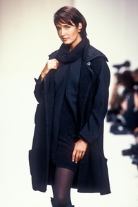 3_cerruti-fw-1994-4_html.thumb.JPEG.a3e69759c13308e7fc519cfa83224c2b.JPEG