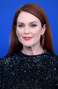 50700579_picturepub_juliannemoore_02sep2017_vff_suburbicon_photocall__1_.jpg