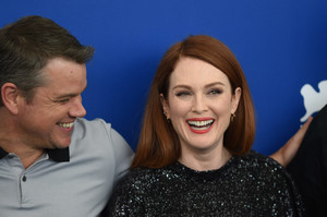 50700608_picturepub_juliannemoore_02sep2017_vff_suburbicon_photocall__21_.jpg