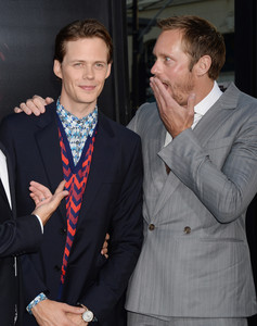 50852591_skarsgard-14.jpg