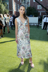 51122985_jordana-brewster-15.jpg