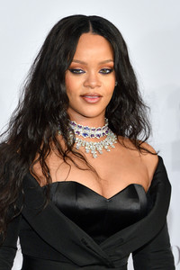51616874_rihanna-36.jpg
