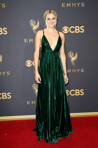 51948232_shailene-woodley-13.jpg