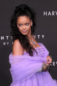 52092754_rihanna-1.jpg