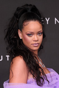 52092916_rihanna-37.jpg