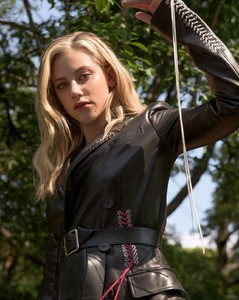 52734785_lili-reinhart-photoshoot-for-w-magazine-2017-2.thumb.jpg.ec9bd1c6906661a7c86a024a9c554dda.jpg