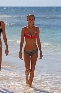 Website - www.celebrityphotos.co 06.jpg