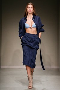 Luna Bijl at Trussardi Spring 2018 RTW MFW 2.jpg