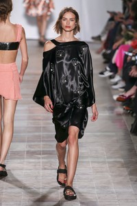 Birgit Kos at Sonia Rykiel Spring 2018 RTW PFW 2.jpg