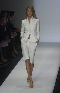 5_narciso-rodriguez-ss-2001-6_html.thumb.JPEG.c04b95791749aa859e158d072166f648.JPEG