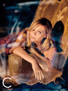 Kirsten-Dunst-C-Magazine-October-2017-Cover-Photoshoot06.thumb.jpg.857722633d95ce7c3001d25e5d791145.jpg