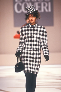 enrico-coveri-fw-1988-2.thumb.JPEG.7b3219dc63dff410f3ca3c58e2aaf4e1.JPEG
