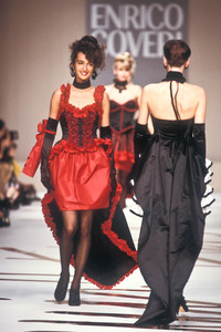 enrico-coveri-fw-1988-6.thumb.JPEG.7e39f3ec7a02b0cce517977ec7695f47.JPEG