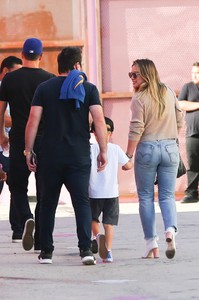 hilary-duff-out-in-la-9917-12.jpg
