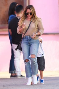 hilary-duff-out-in-la-9917.jpg