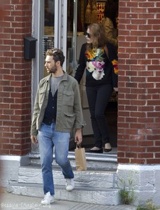 jessica-chastain-out-and-about-in-montreal-9717-12.JPG