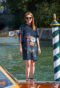julianne-moore-arriving-at-the-74th-venice-film-festival-9217-17.jpg
