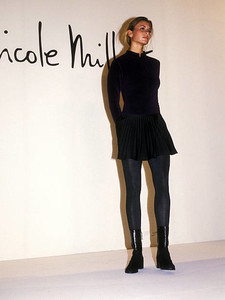 nicole-miller-fw-1994-3.thumb.jpg.b325560f2b780832112e85efbb5409b0.jpg