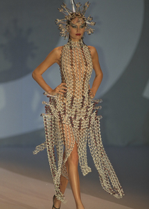 paco-rabanne-hc-fw-1997-2.thumb.png.68786fe80145e906fb8a14c4b3a5b036.png