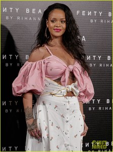 rihanna-fenty-beauty-launch-madrid-06.jpg