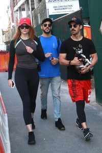 sophie-turner-out-for-a-stroll-with-her-puppy-named-porky-in-nyc-september-8-2017-25.jpg