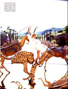 vogue-italia-may-1993-028.thumb.jpg.552925234d42d0e5ea759eef34925956.jpg