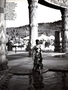 vogue-italia-may-1993-054.thumb.jpg.19900be29f10e050d7ec6166a3f5411a.jpg