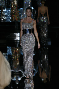 10_dolce-gabbana-fw-2007-11_html.thumb.JPEG.ddd1893299b4e78de0ee02f970e66946.JPEG
