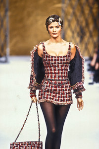 1_chanel-hc-fw-1993-2_html.thumb.JPEG.9278eeccf048b88bf0c87bed002ff339.JPEG