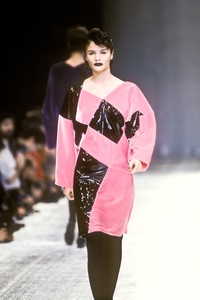 1_comme-des-garcons-fw-1991-2_html.thumb.JPEG.4e524cb3966569c6c97e7dda7fdce379.JPEG
