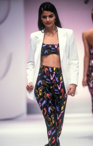 1_salvatore-ferragamo-ss-1991-2_html.thumb.JPEG.6643ac35b3bedb1f76da0fa045509bc6.JPEG