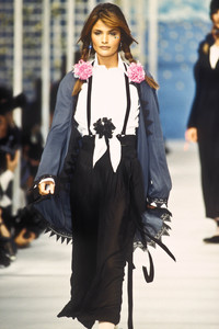 3_chloe-ss-1993-4_html.thumb.JPEG.27c367784aeccafa198e0bac2a85d403.JPEG