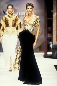 5_christian-dior-hc-fw-1993-6_html.thumb.JPEG.1d99dc731e6bfe83baa84d118ac708dd.JPEG