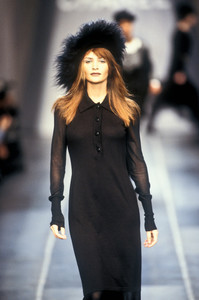 6_chanel-fw-1993-7_html.thumb.JPEG.7fdb3ce5fd770b9cd1e422f5cc7d80c6.JPEG