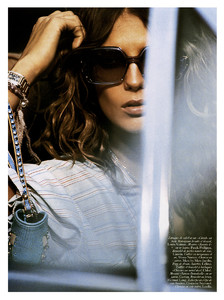 6faae2a32f00944b_54498_VogueFran00a_Mar09o2005_phMikaelJansson_DariaWerbowy_07_122_939lo.thumb.jpg.208b2f94d50d230b49d4466ca9fa694e.jpg