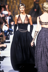 7_chanel-hc-fw-1993-8_html.thumb.JPEG.10856af884a9e981652e3fbba4f6921f.JPEG