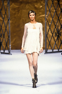9_chanel-hc-fw-1993-10_html.thumb.JPEG.d17ffe8227a8862b3ec37bb9da9314d8.JPEG