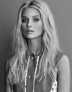 ELLE-Russia-Lottie-Moss-Xavi-Gordo-3.thumb.jpg.d5fd34c048b26d5b51daffec41f46c65.jpg