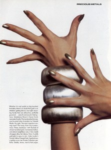 Penn_Vogue_US_May_1985_05.thumb.jpg.e9186cd70d3b063797cf2b0a0a775c45.jpg