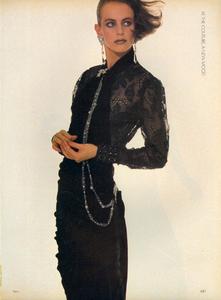 Penn_Vogue_US_October_1983_14.thumb.jpg.d3fd5434f7665e8295d3b6991f58dd0b.jpg