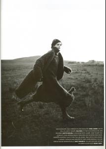 Vogue_paris_11_96_Stella_jansson_06.thumb.jpg.8a2190a9a9e0baf3134244af2768e7af.jpg