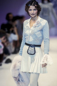 blumarine-fw-1993-9.thumb.jpg.5c31742ff4e57c77eb5d0d2c52467adb.jpg