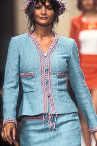 chanel-ss-1994-5.thumb.jpg.0c839898bd6b39911ea3ac88165f61a1.jpg