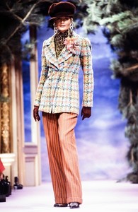 christian-lacroix-hc-fw-1993-8.thumb.jpg.b3353151cc2980b124d3c8ddd446ef51.jpg