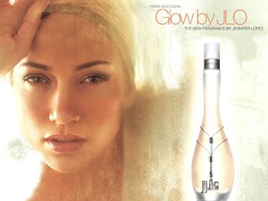 jlo-glow-perfume-1.thumb.jpg.053f95b44ac88e1760911291dbc2b596.jpg