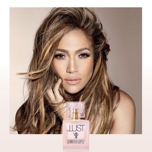 jlo-jlust-perfume.thumb.jpg.7f5b9d3339d8375fda172341417654a6.jpg